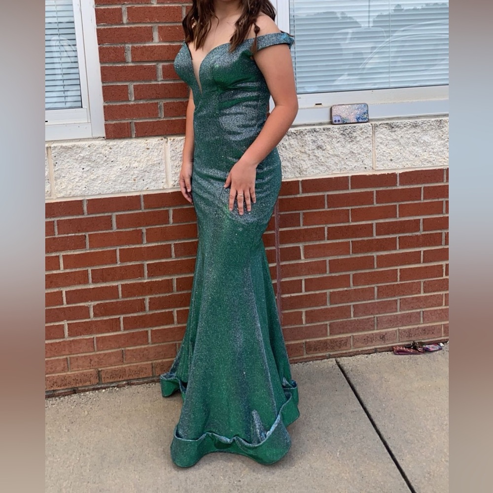 Elegant Green Off-Shoulder Dress